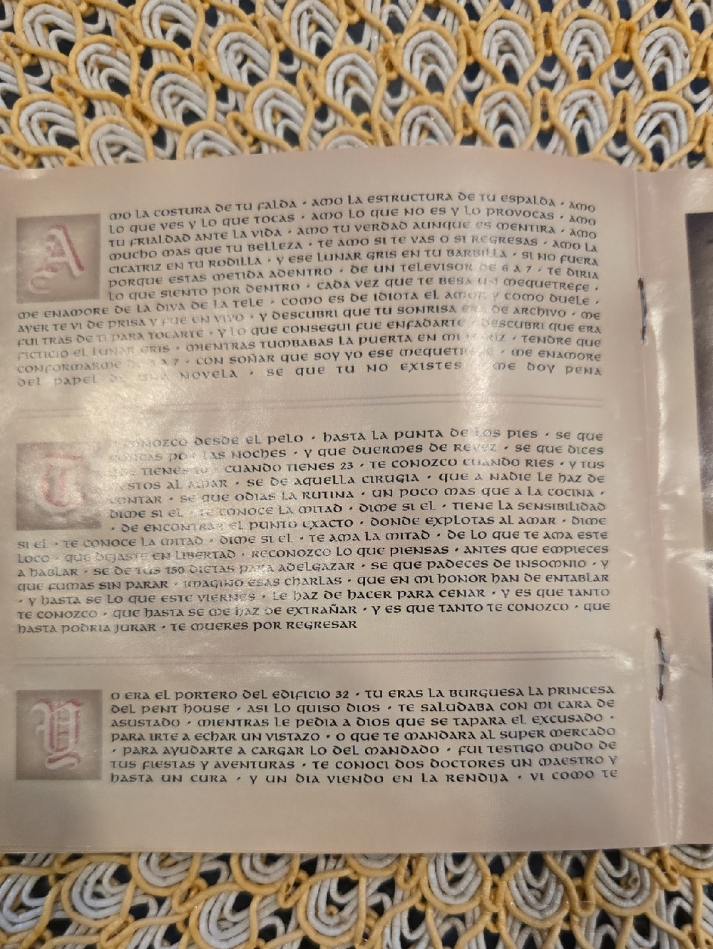 Sony White CD with Red & Blue Text - Ricardo Arjona 'Historias' - Picture 7 of 12